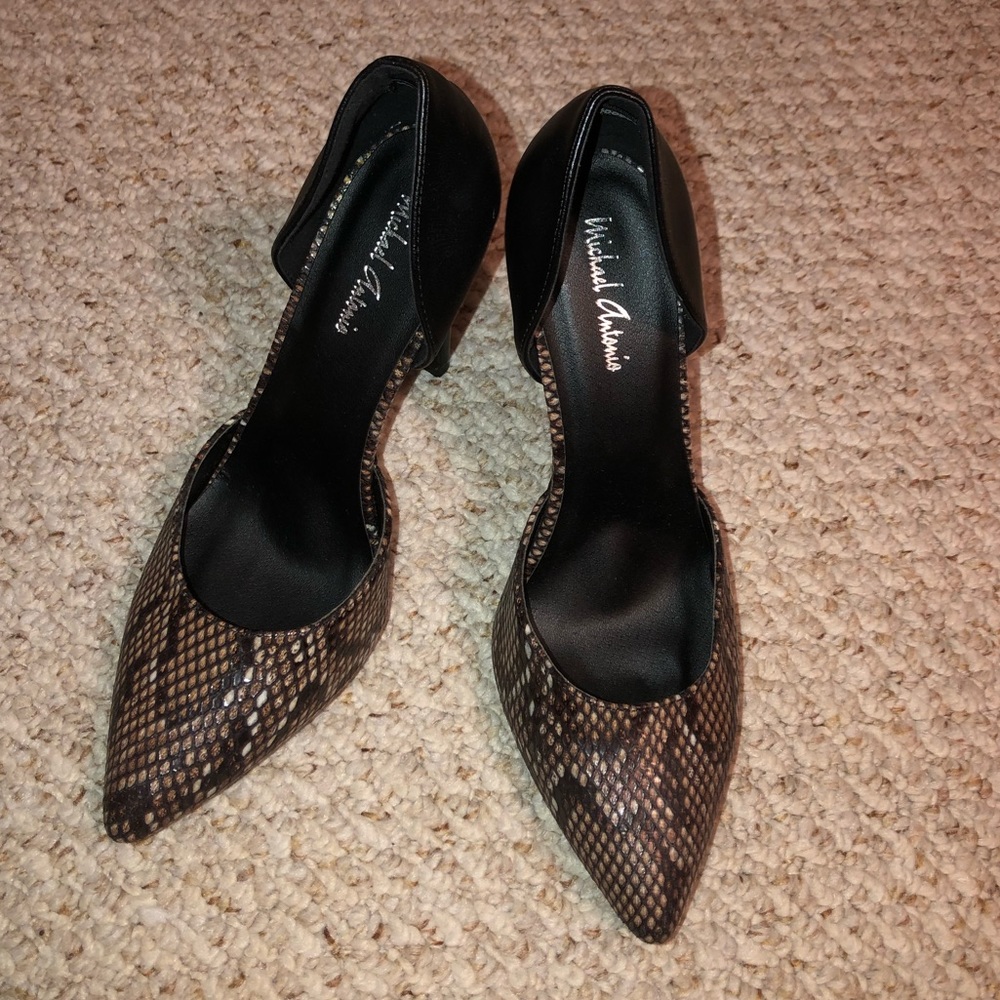 New michael Antonio snake pumps